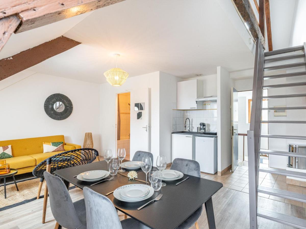 Le Guindy Apartment *